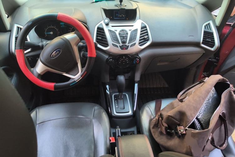 Used Ford EcoSport 2013 1.5L Automatic Fashion Model Center Console