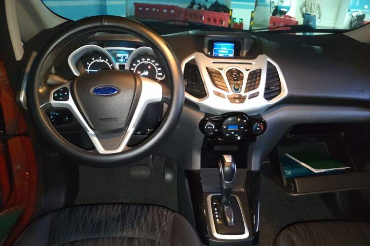 Used Ford EcoSport 2013 1.5L Automatic Prestige Model Center Console