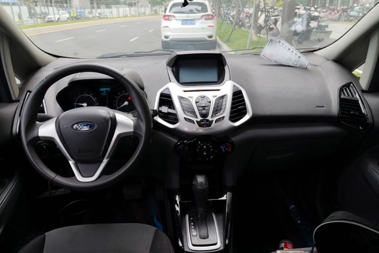 Used Ford EcoSport 2013 1.5L Automatic Fashion Model Center Console