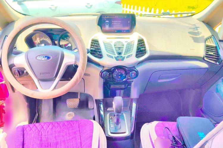 Used Ford EcoSport 2013 1.5L Automatic Fashion Model Center Console