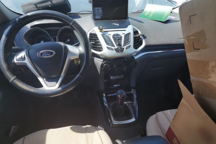 Used Ford EcoSport 2013 1.5L Manual Luxury Model Center Console