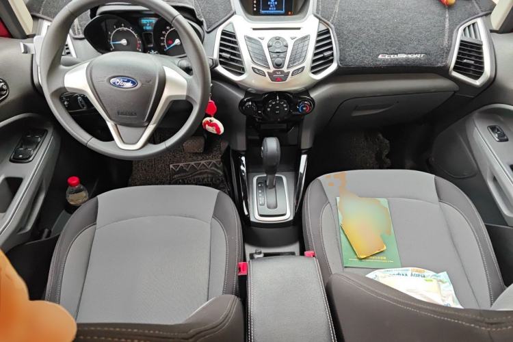 Used Ford EcoSport 2013 1.5L Automatic Fashion Model Center Console