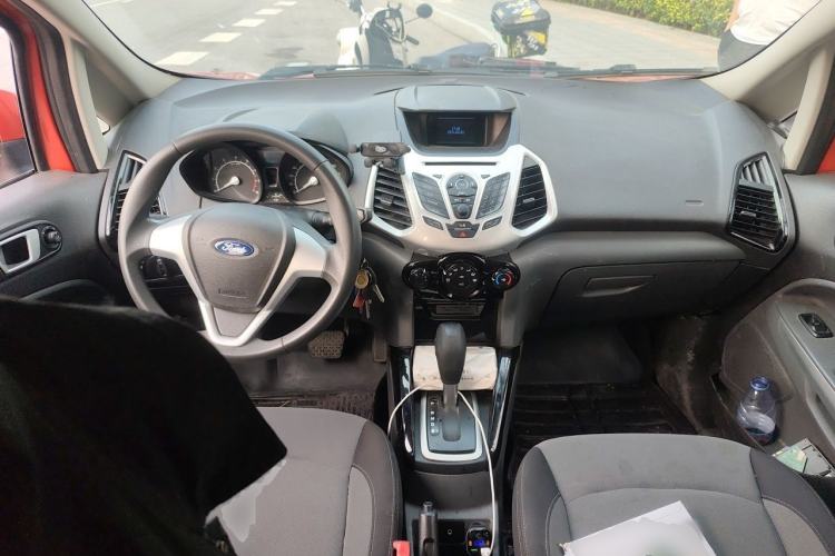 Used Ford EcoSport 2013 1.5L Automatic Fashion Model Center Console