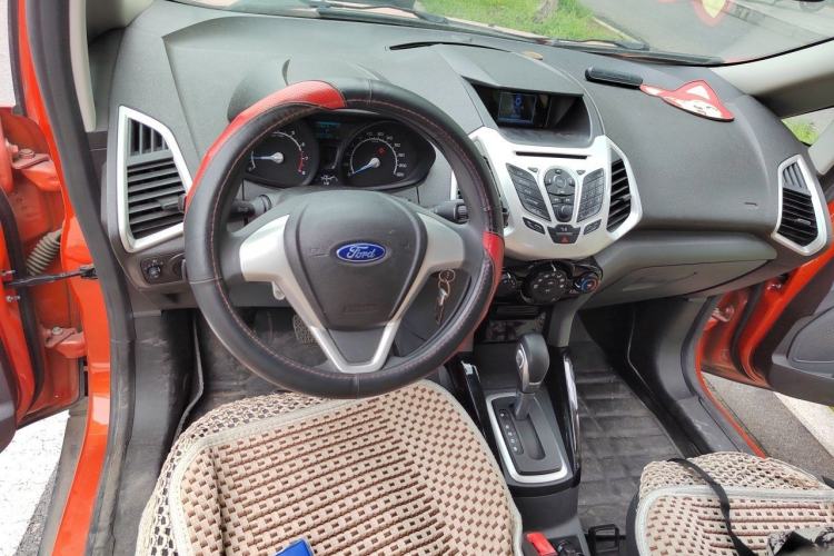 Used Ford EcoSport 2013 1.5L Automatic Fashion Model Center Console