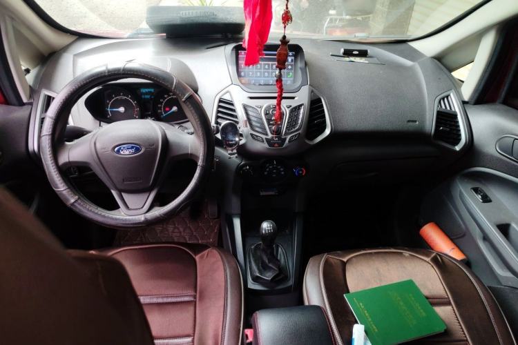 Used Ford EcoSport 2013 1.5L Manual Comfort Model Center Console