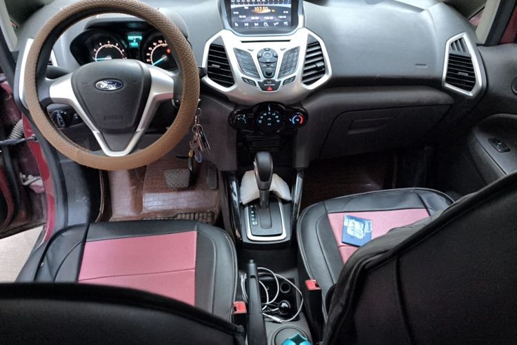 Used Ford EcoSport 2013 1.5L Automatic Fashion Model Center Console