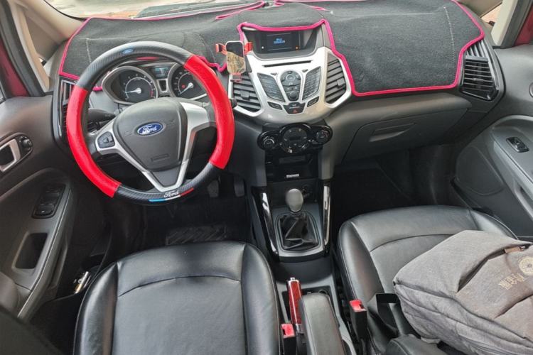 Used Ford EcoSport 2013 1.5L Manual Luxury Model Center Console