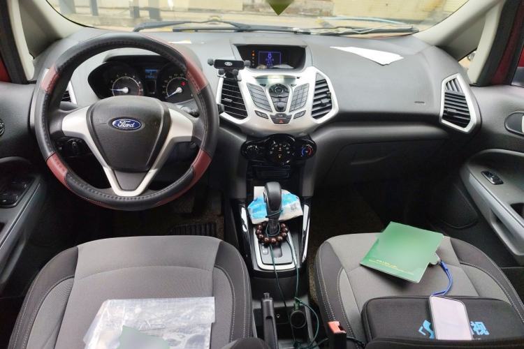 Used Ford EcoSport 2013 1.5L Automatic Fashion Model Center Console