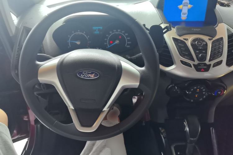 Used Ford EcoSport 2013 1.5L Automatic Fashion Model Center Console
