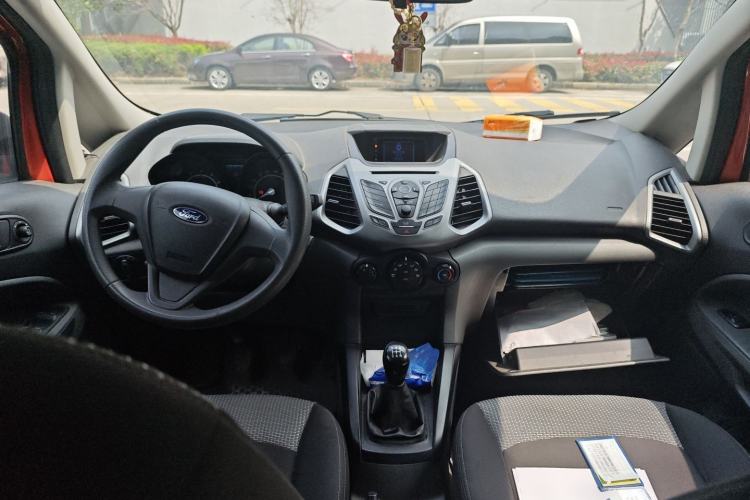 Used Ford EcoSport 2013 1.5L Manual Comfort Model Center Console