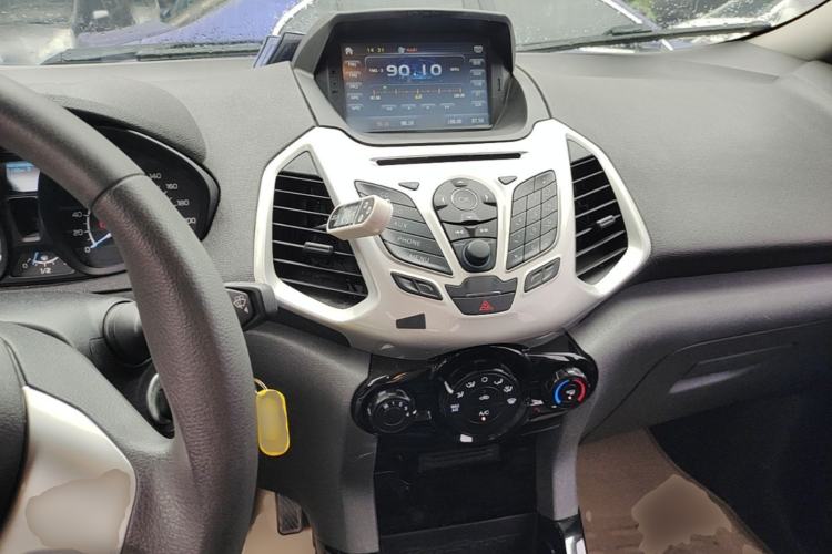 Used Ford EcoSport 2013 1.5L Manual Fashion Model Center Console