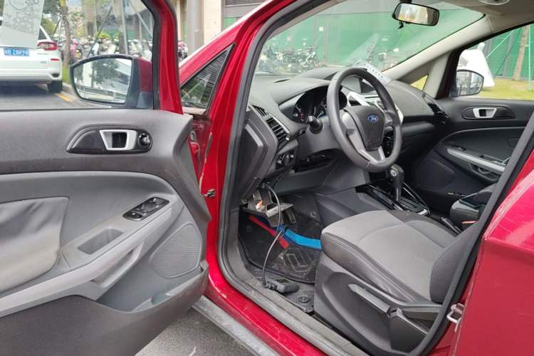 Used Ford EcoSport 2013 1.5L Automatic Fashion Model Driver Seat