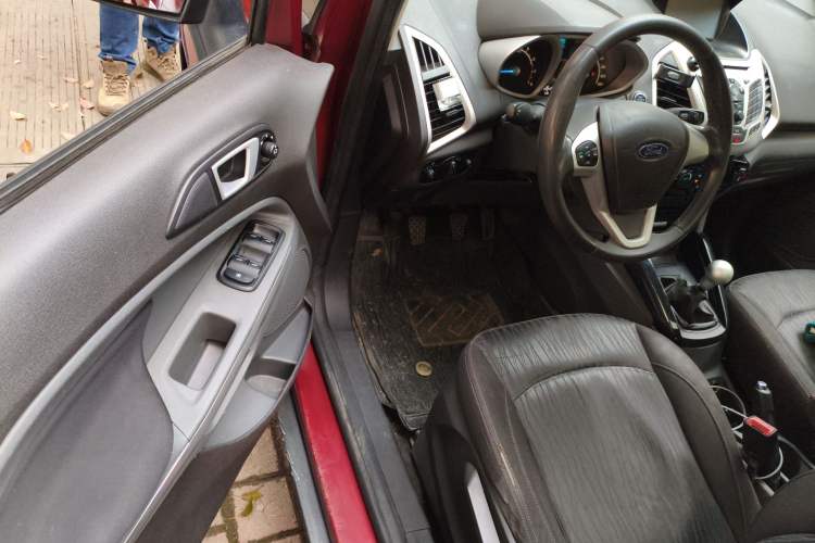 Used Ford EcoSport 2013 1.5L Manual Luxury Model Driver Seat