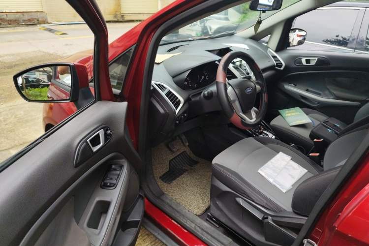 Used Ford EcoSport 2013 1.5L Automatic Fashion Model Driver Seat