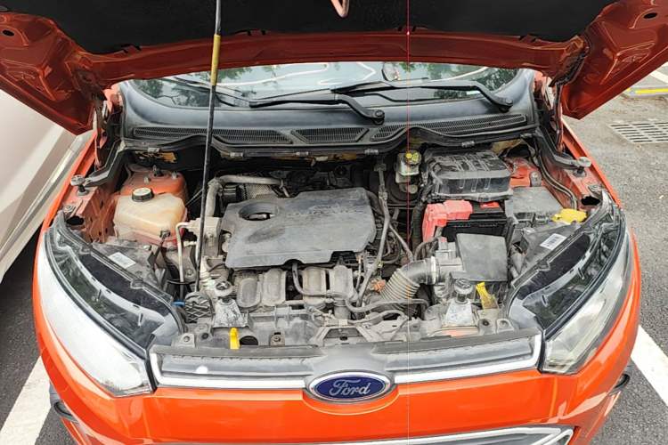 Used Ford EcoSport 2013 1.5L Automatic Fashion Model Engine Bay