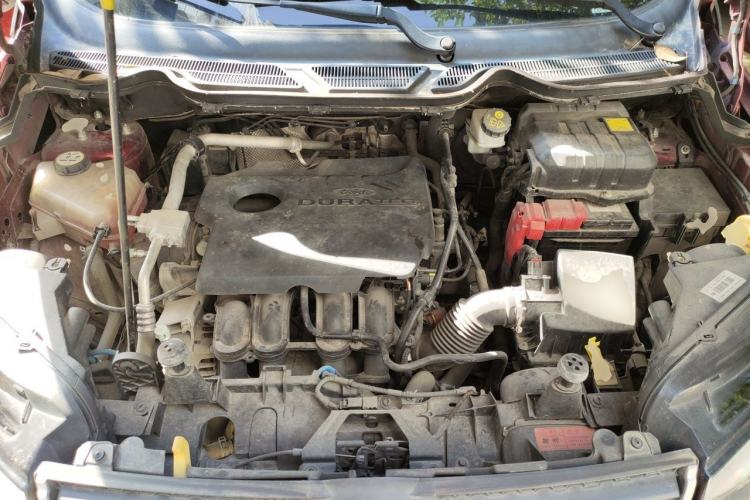 Used Ford EcoSport 2013 1.5L Automatic Fashion Model Engine Bay