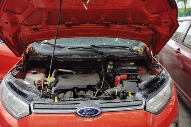 Used Ford EcoSport 2013 1.5L Manual Comfort Model Engine Bay