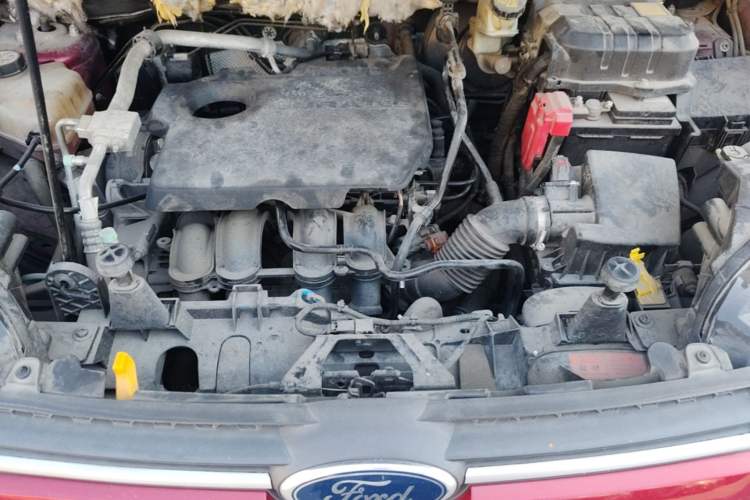 Used Ford EcoSport 2013 1.5L Automatic Fashion Model Engine Bay