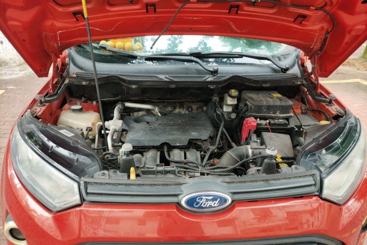 Used Ford EcoSport 2013 1.5L Manual Comfort Model Engine Bay