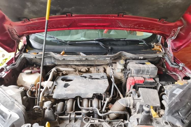 Used Ford EcoSport 2013 1.5L Manual Fashion Model Engine Bay