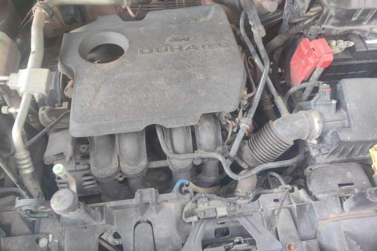 Used Ford EcoSport 2013 1.5L Manual Fashion Model Engine Bay
