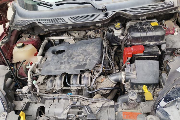 Used Ford EcoSport 2013 1.5L Automatic Fashion Model Engine Bay