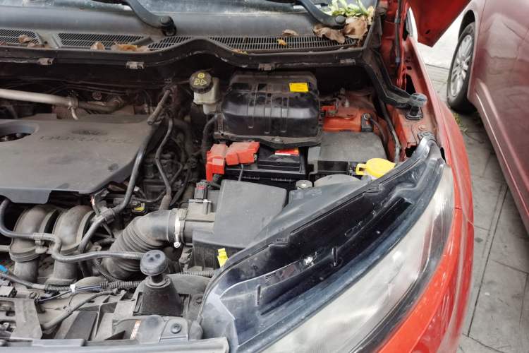 Used Ford EcoSport 2013 1.5L Manual Comfort Model Engine Bay Left
