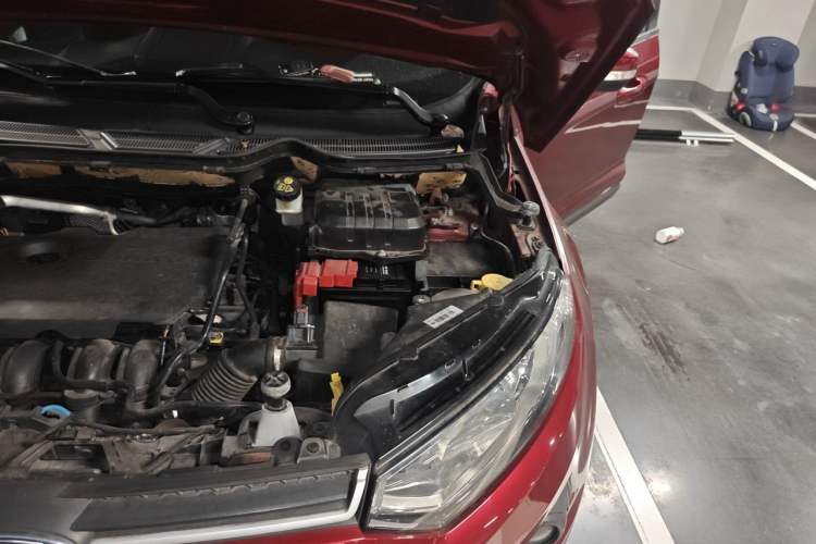Used Ford EcoSport 2013 1.5L Automatic Fashion Model Engine Bay Left