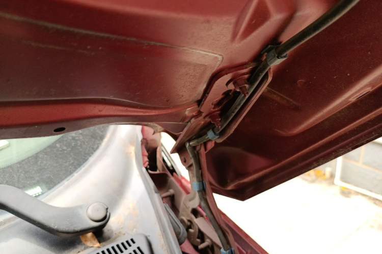 Used Ford EcoSport 2013 1.5L Manual Comfort Model Engine Bay Left