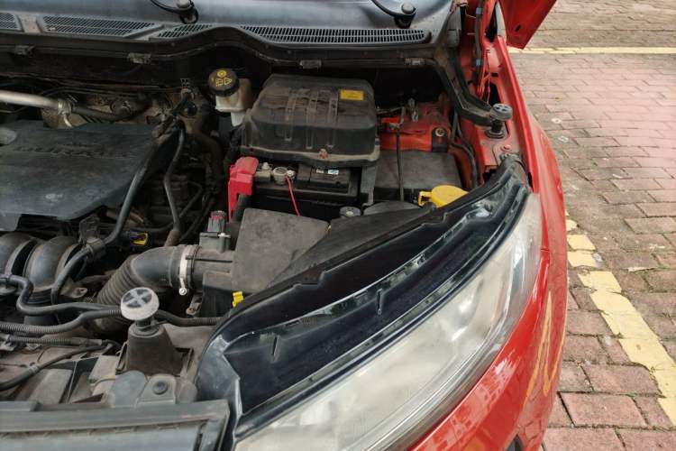 Used Ford EcoSport 2013 1.5L Manual Comfort Model Engine Bay Left