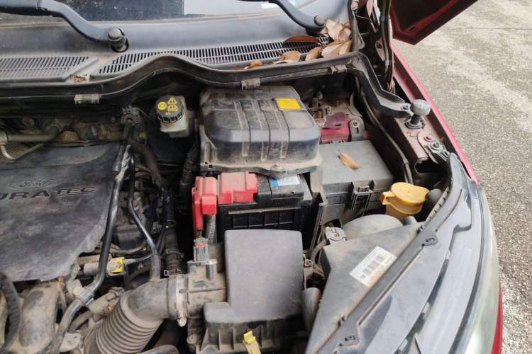 Used Ford EcoSport 2013 1.5L Manual Comfort Model Engine Bay Left
