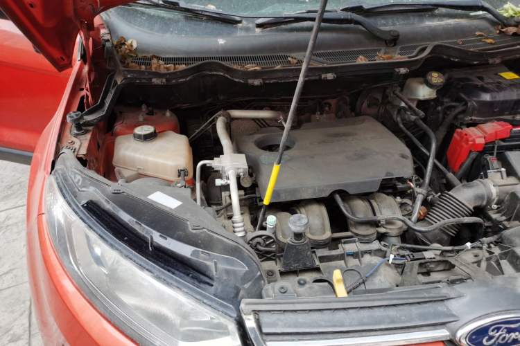 Used Ford EcoSport 2013 1.5L Manual Comfort Model Engine Bay Right