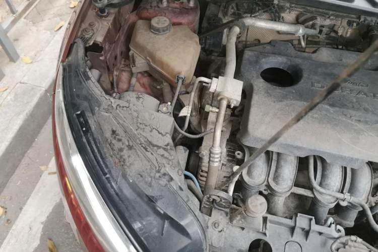 Used Ford EcoSport 2013 1.5L Automatic Prestige Model Engine Bay Right