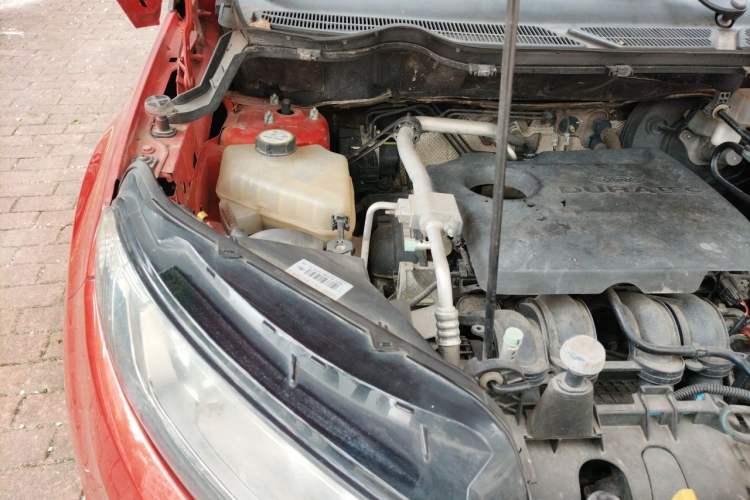 Used Ford EcoSport 2013 1.5L Manual Comfort Model Engine Bay Right