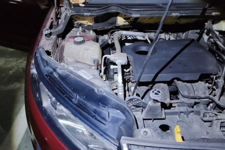 Used Ford EcoSport 2013 1.5L Automatic Fashion Model Engine Bay Right