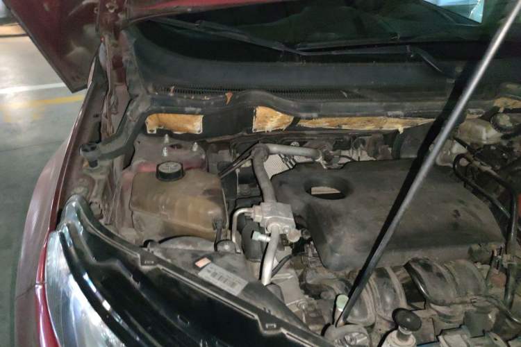 Used Ford EcoSport 2013 1.5L Automatic Prestige Model Engine Bay Right