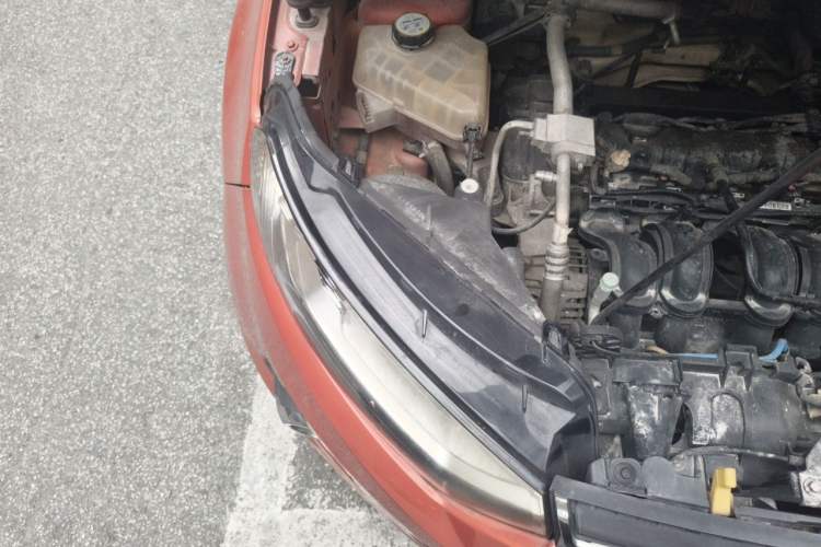 Used Ford EcoSport 2013 1.5L Automatic Prestige Model Engine Bay Right