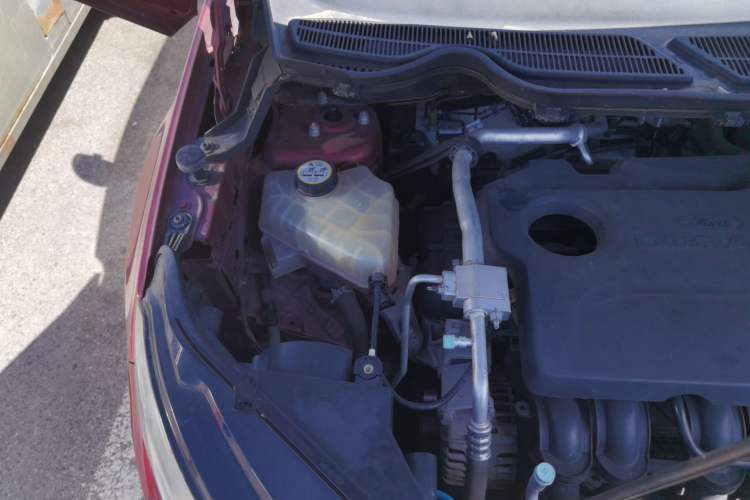 Used Ford EcoSport 2013 1.5L Manual Luxury Model Engine Bay Right