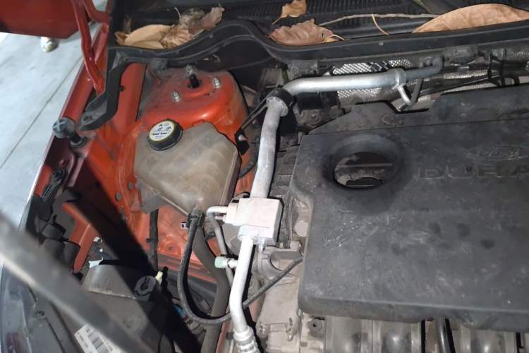 Used Ford EcoSport 2013 1.5L Automatic Prestige Model Engine Bay Right