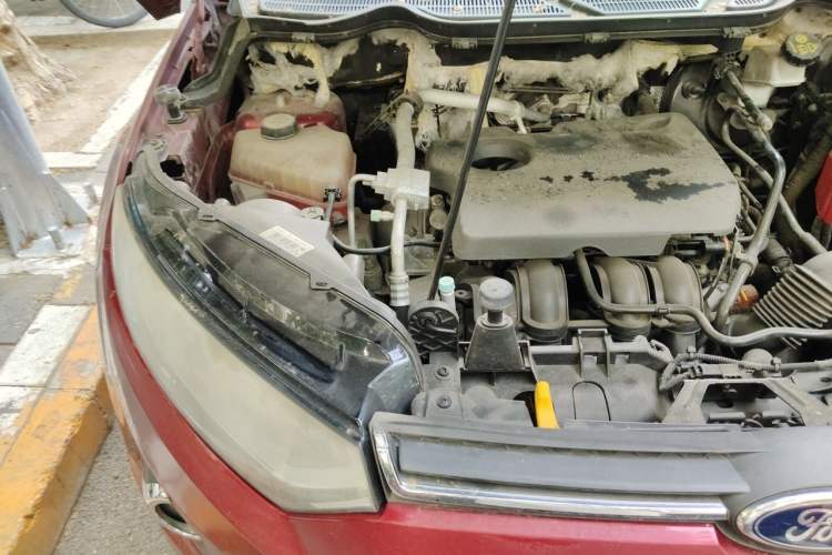Used Ford EcoSport 2013 1.5L Automatic Prestige Model Engine Bay Right