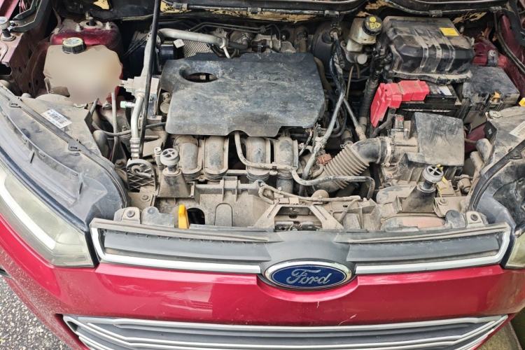 Used Ford EcoSport 2013 1.5L Automatic Fashion Model Engine Bay