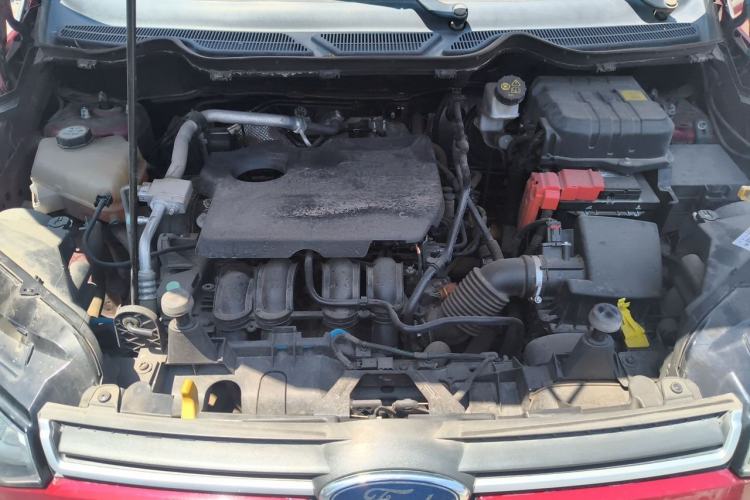 Used Ford EcoSport 2013 1.5L Automatic Fashion Model Engine Bay