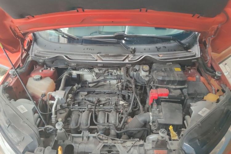 Used Ford EcoSport 2013 1.5L Automatic Fashion Model Engine Bay