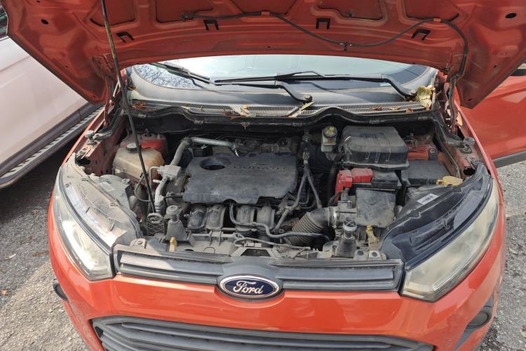Used Ford EcoSport 2013 1.5L Manual Comfort Model Engine Bay
