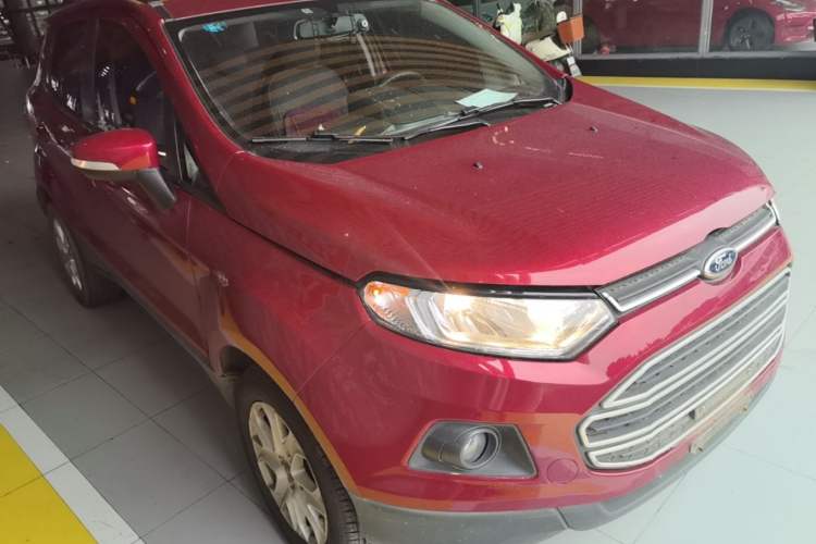 Used Ford EcoSport 2013 1.5L Automatic Fashion Model Front Right 45 Deg