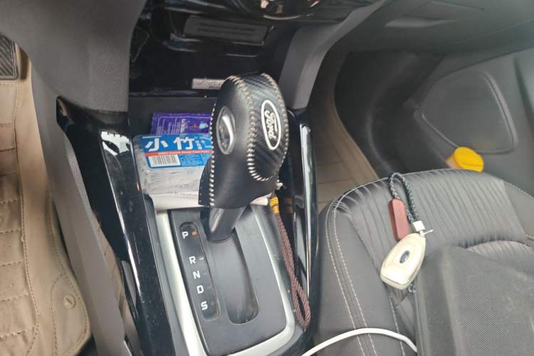 Used Ford EcoSport 2013 1.5L Automatic Prestige Model Gear Lever