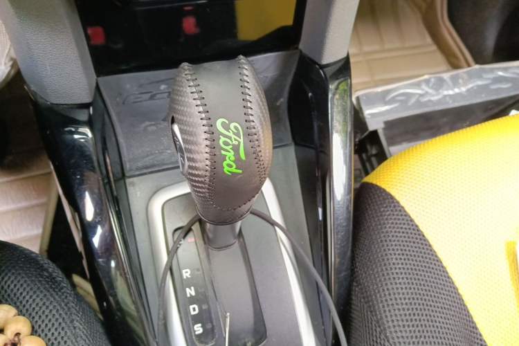 Used Ford EcoSport 2013 1.5L Automatic Fashion Model Gear Lever