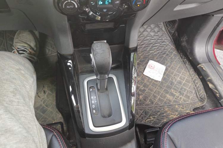 Used Ford EcoSport 2013 1.5L Automatic Prestige Model Gear Lever
