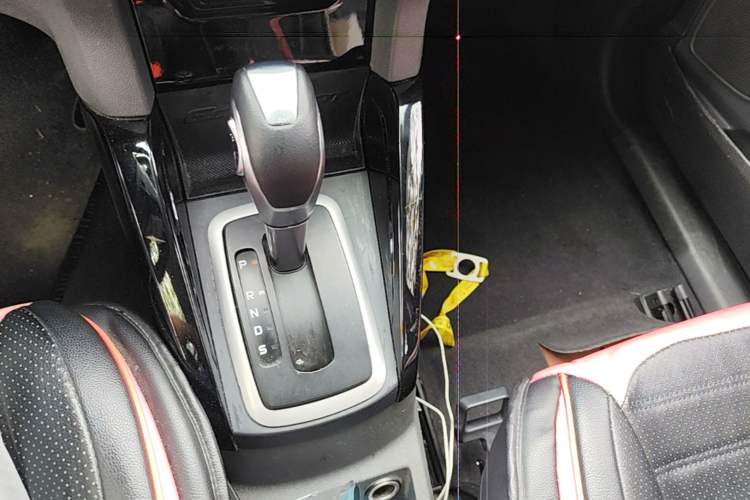 Used Ford EcoSport 2013 1.5L Automatic Fashion Model Gear Lever