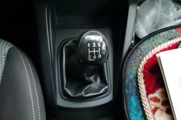 Used Ford EcoSport 2013 1.5L Manual Comfort Model Gear Lever